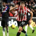 Brentford hạ gục được Crystal Palace trên sân nhà